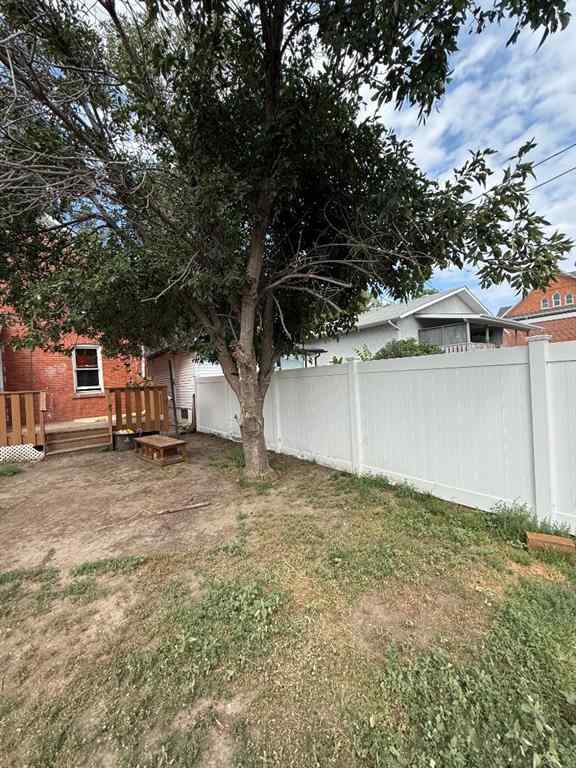 MLS® A2258103 - 823 4 Street SE in River Flats Medicine Hat, Residential