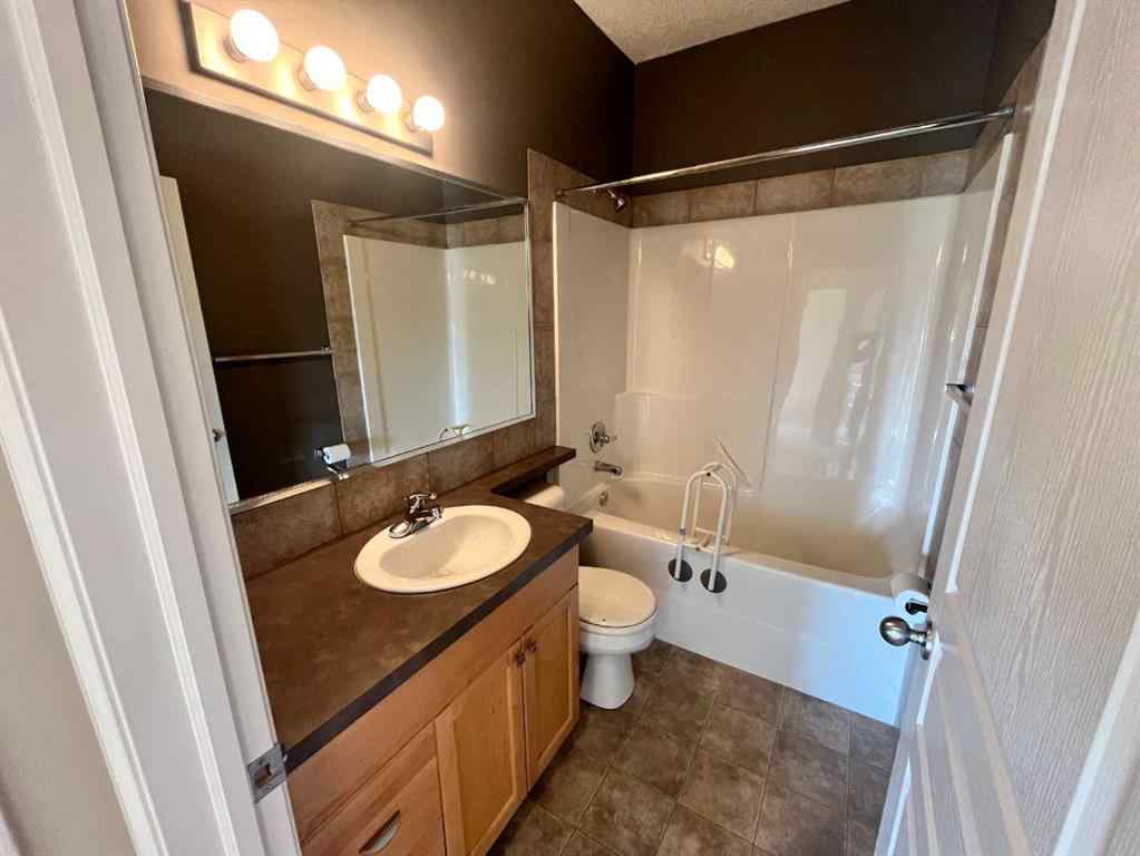 MLS® A2258117 - 21 Fairway Village   in NONE Taber, Residential