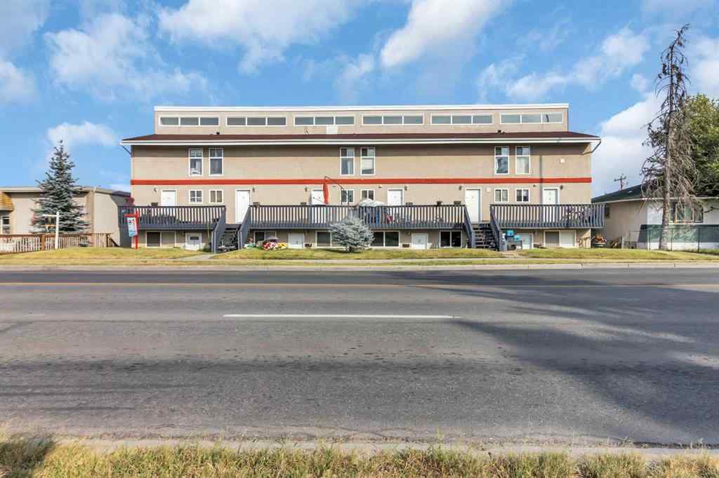 MLS® A2258124 - Unit #11 3726 Centre Street NE in Highland Park Calgary, Residential