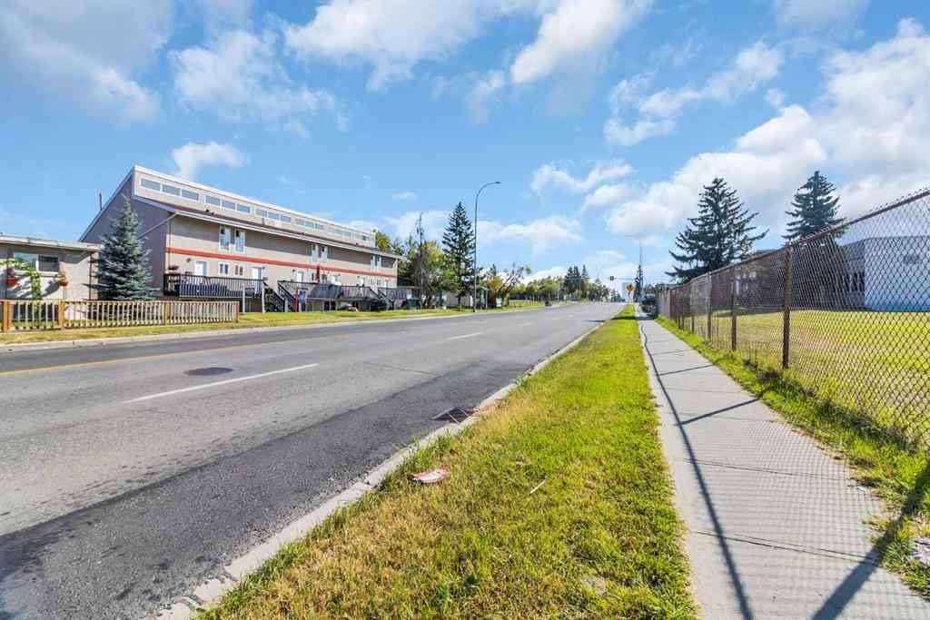 MLS® A2258124 - Unit #11 3726 Centre Street NE in Highland Park Calgary, Residential