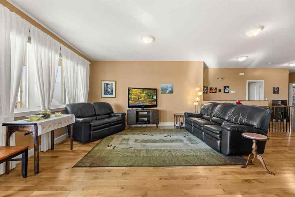 MLS® #A2258135 - 49 Bluebird Drive  in NONE Didsbury, Residential Open Houses
