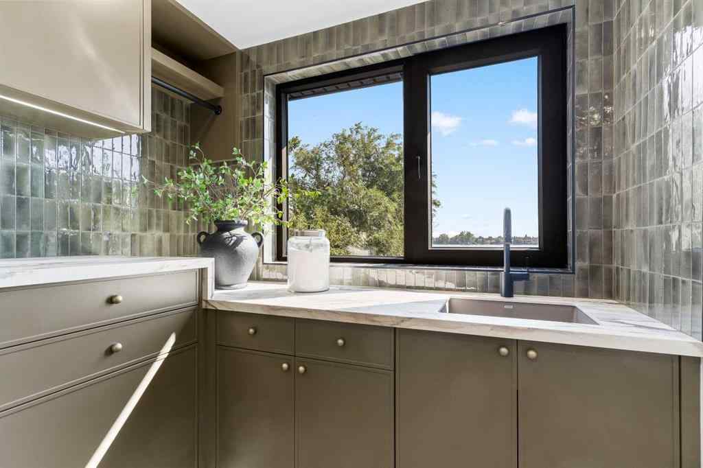 MLS® A2258137 - 692 West Chestermere Drive  in West Chestermere Drive Chestermere, Residential