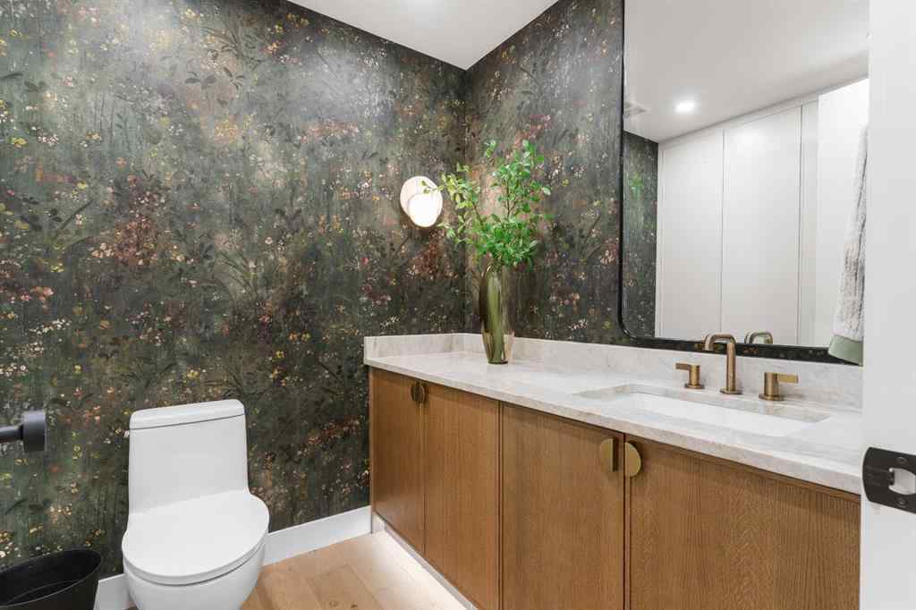 MLS® A2258137 - 692 West Chestermere Drive  in West Chestermere Drive Chestermere, Residential