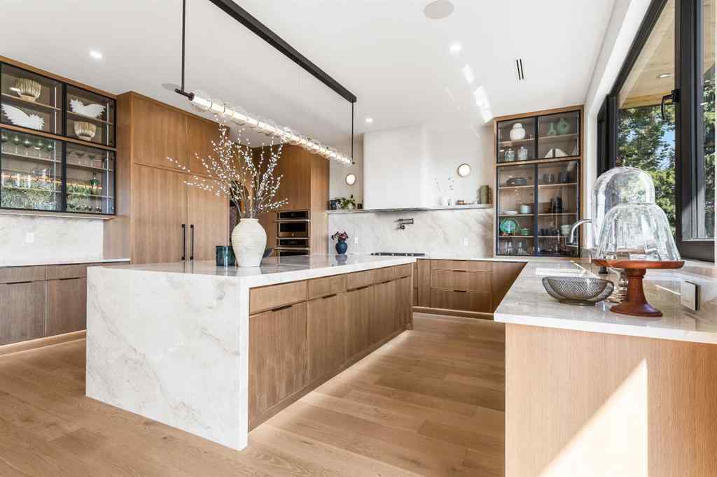 MLS® A2258137 - 692 West Chestermere Drive  in West Chestermere Drive Chestermere, Residential