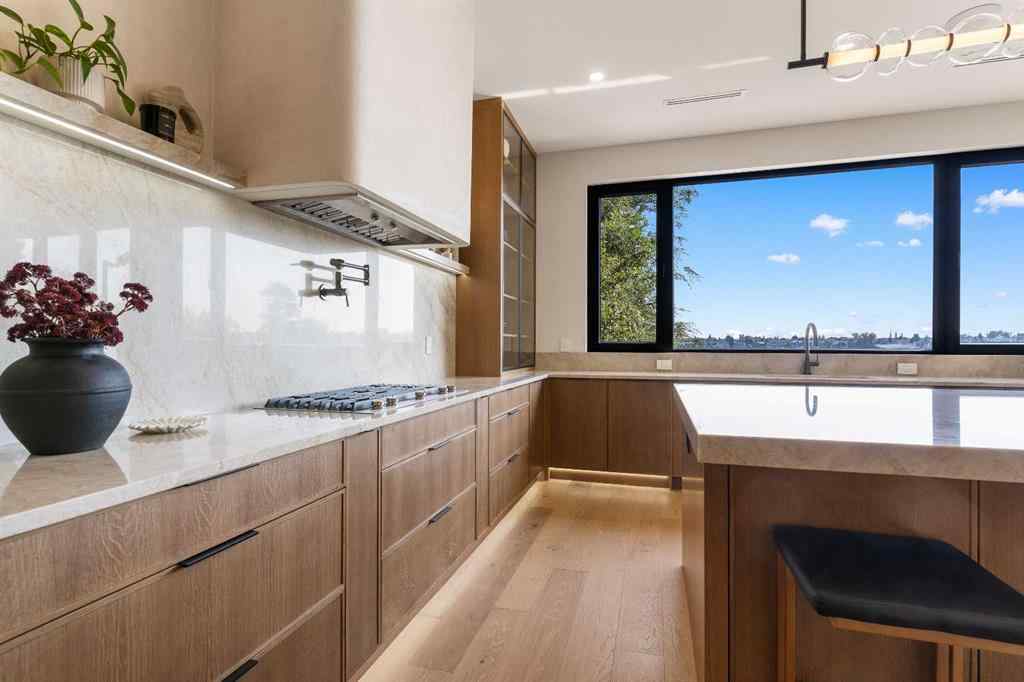MLS® A2258137 - 692 West Chestermere Drive  in West Chestermere Drive Chestermere, Residential