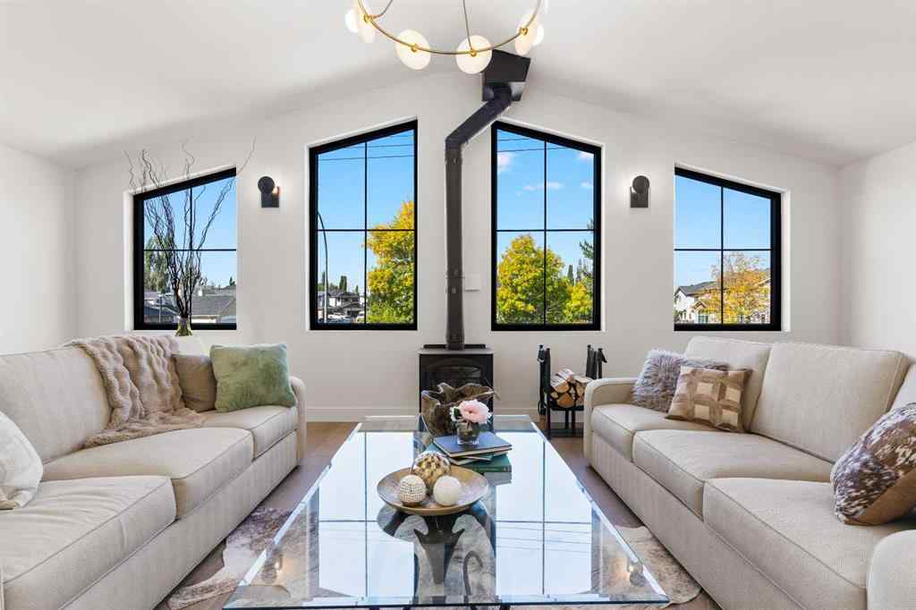 MLS® A2258137 - 692 West Chestermere Drive  in West Chestermere Drive Chestermere, Residential