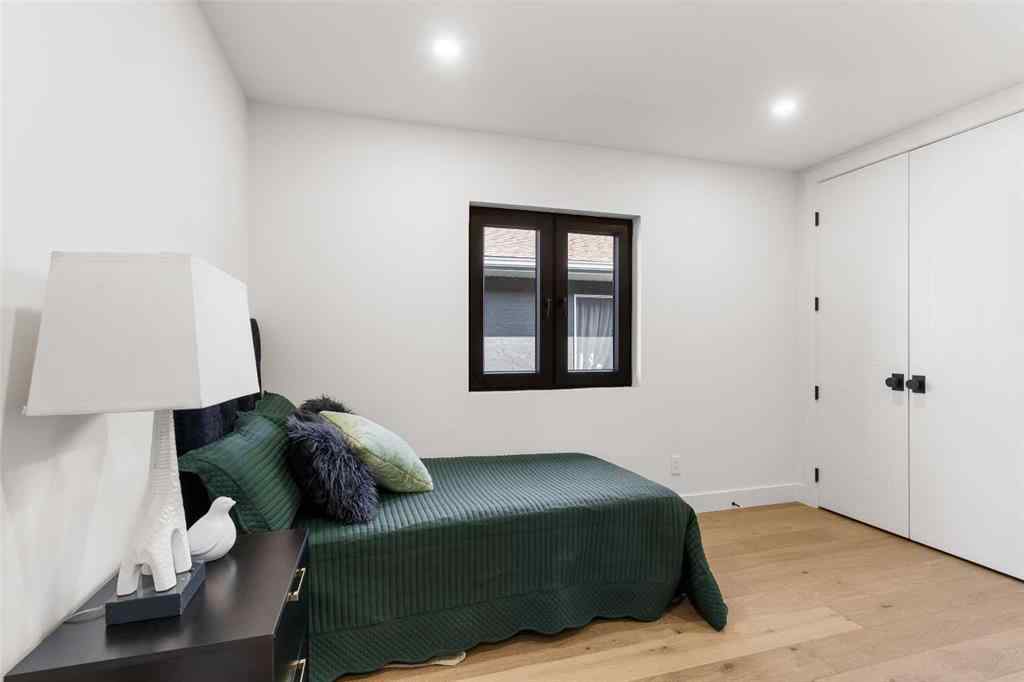 MLS® A2258137 - 692 West Chestermere Drive  in West Chestermere Drive Chestermere, Residential