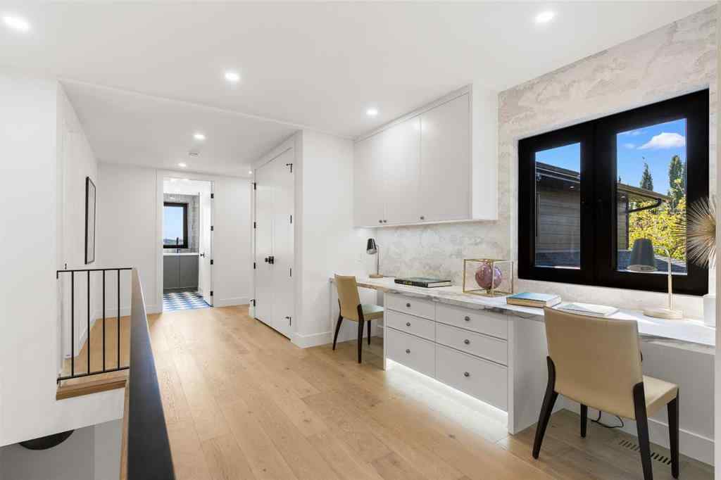 MLS® A2258137 - 692 West Chestermere Drive  in West Chestermere Drive Chestermere, Residential