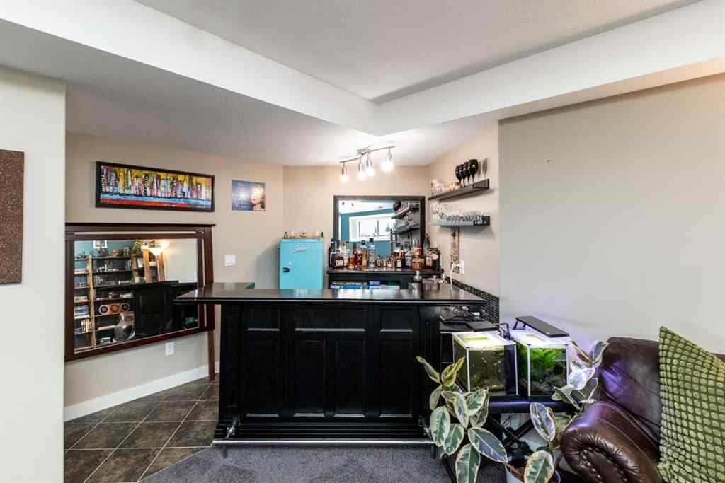 MLS® A2258139 - 5224 48 Street Close  in Madison Park Innisfail, Residential