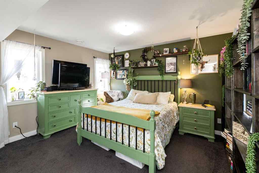 MLS® A2258139 - 5224 48 Street Close  in Madison Park Innisfail, Residential