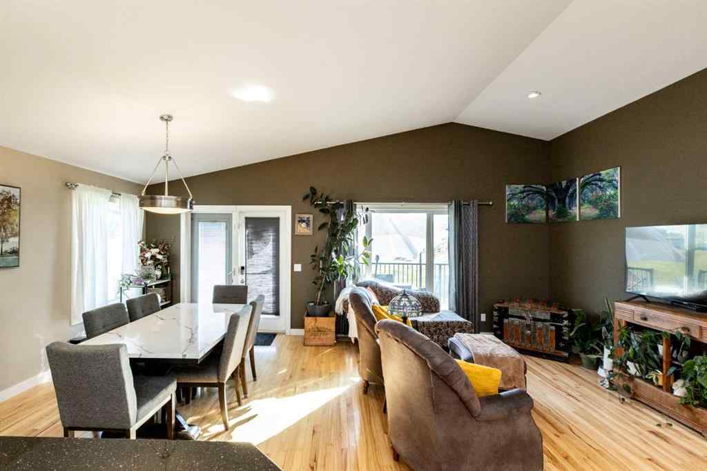 MLS® A2258139 - 5224 48 Street Close  in Madison Park Innisfail, Residential