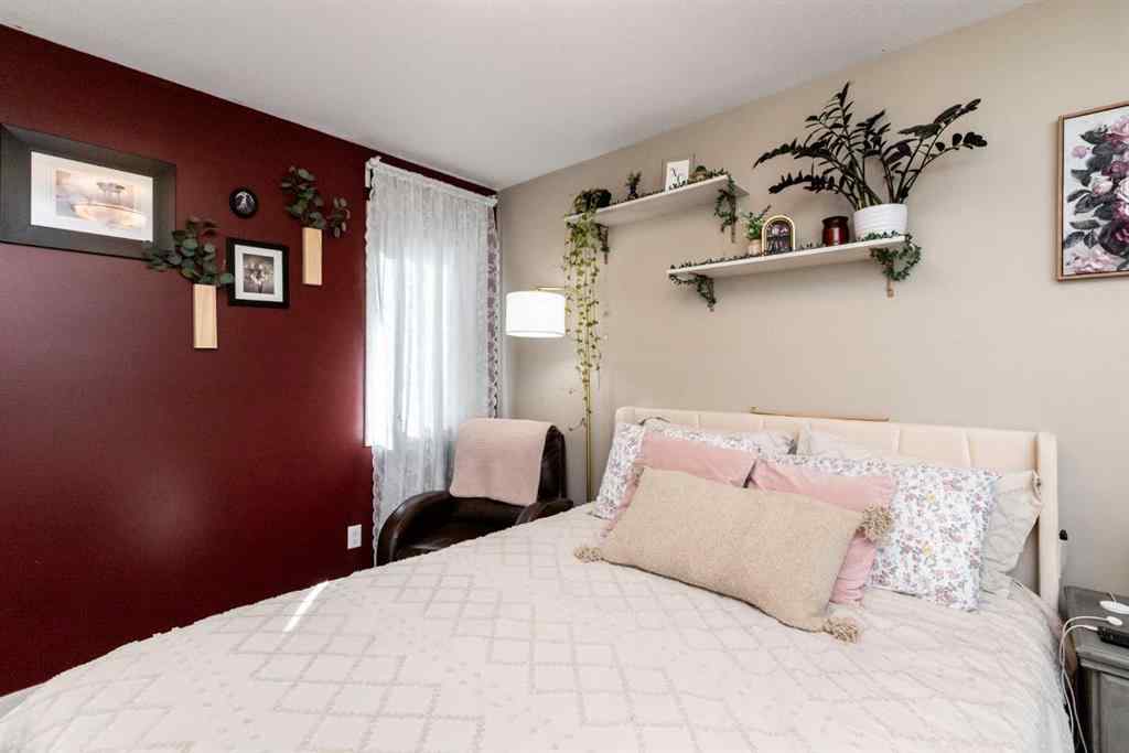 MLS® A2258139 - 5224 48 Street Close  in Madison Park Innisfail, Residential