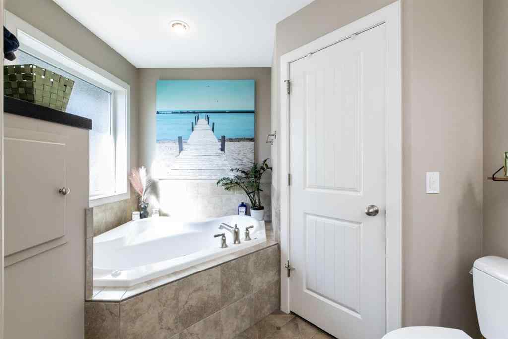 MLS® A2258139 - 5224 48 Street Close  in Madison Park Innisfail, Residential