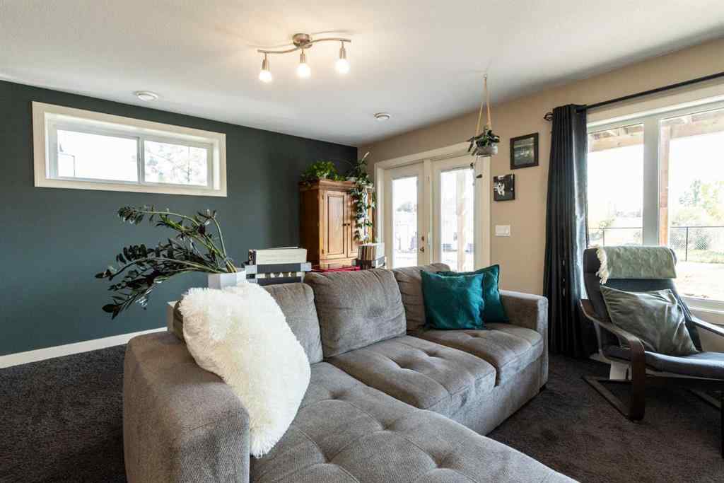 MLS® A2258139 - 5224 48 Street Close  in Madison Park Innisfail, Residential