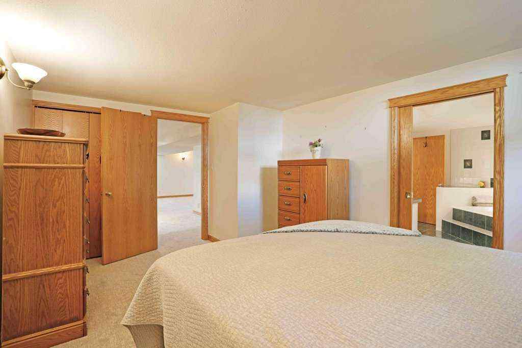 MLS® A2258141 - 11 Lakeview Crescent E in Lakewood Brooks, Residential