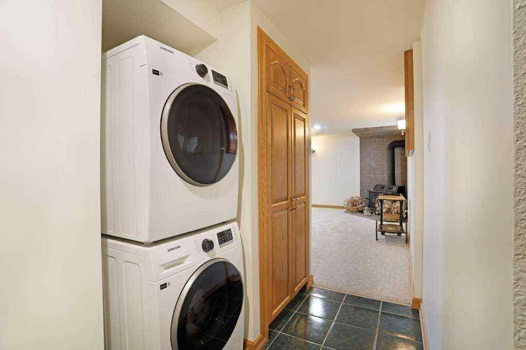 MLS® A2258141 - 11 Lakeview Crescent E in Lakewood Brooks, Residential