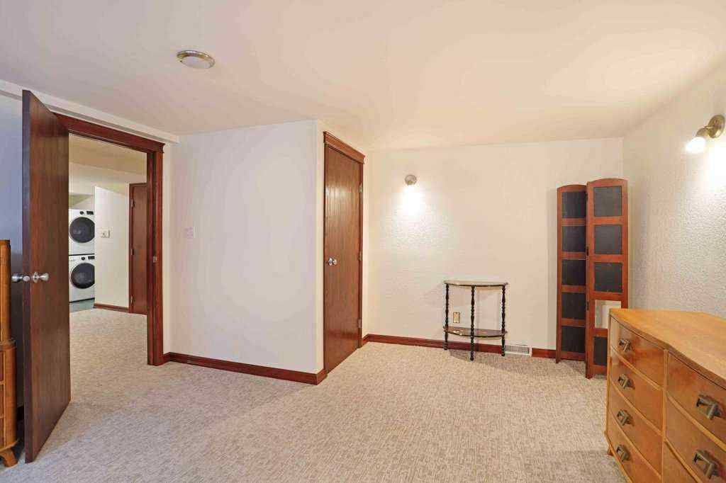 MLS® A2258141 - 11 Lakeview Crescent E in Lakewood Brooks, Residential