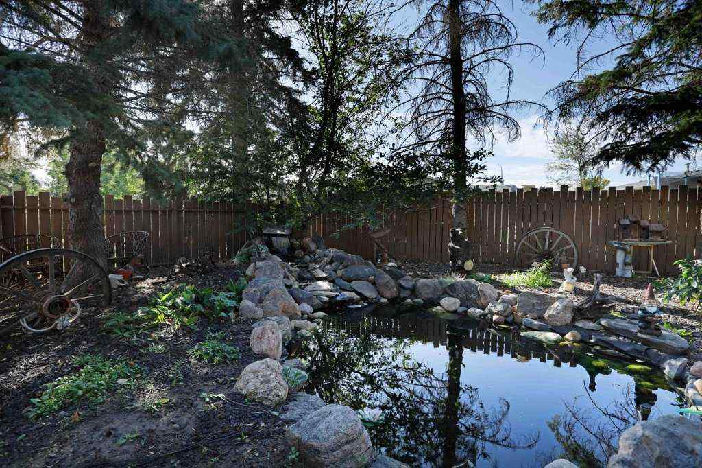 MLS® A2258141 - 11 Lakeview Crescent E in Lakewood Brooks, Residential