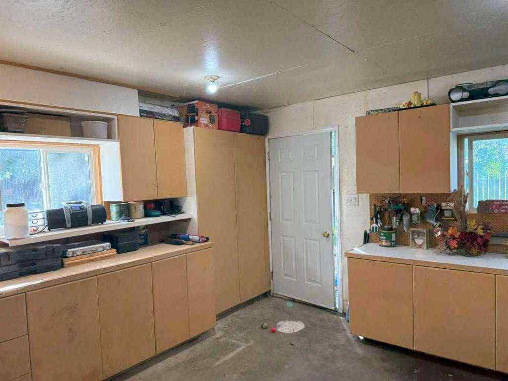 MLS® A2258141 - 11 Lakeview Crescent E in Lakewood Brooks, Residential
