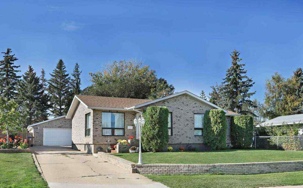 MLS® A2258141 - 11 Lakeview Crescent E in Lakewood Brooks, Residential