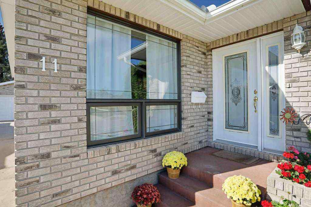 MLS® A2258141 - 11 Lakeview Crescent E in Lakewood Brooks, Residential