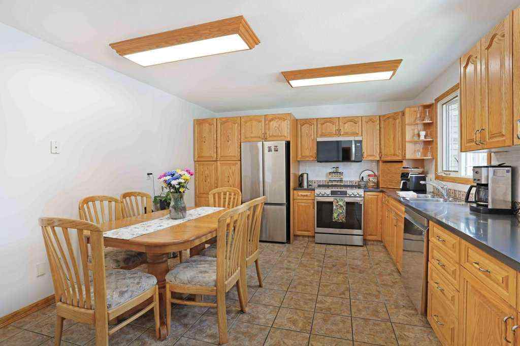 MLS® A2258141 - 11 Lakeview Crescent E in Lakewood Brooks, Residential