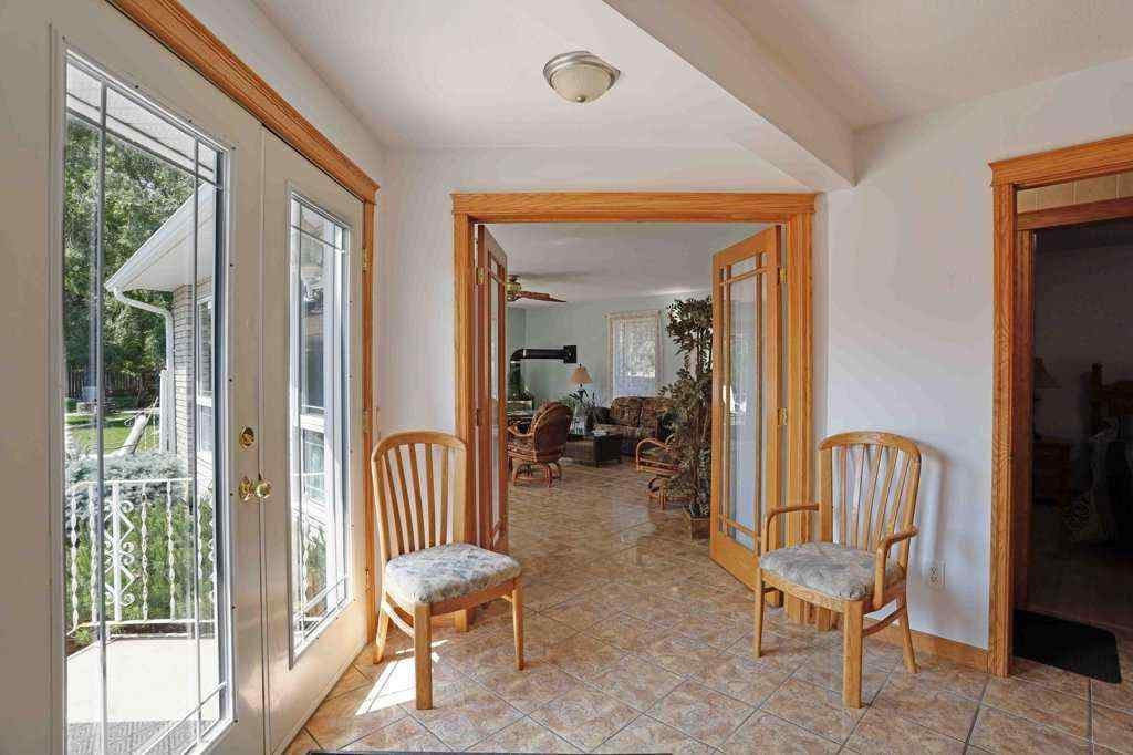 MLS® A2258141 - 11 Lakeview Crescent E in Lakewood Brooks, Residential