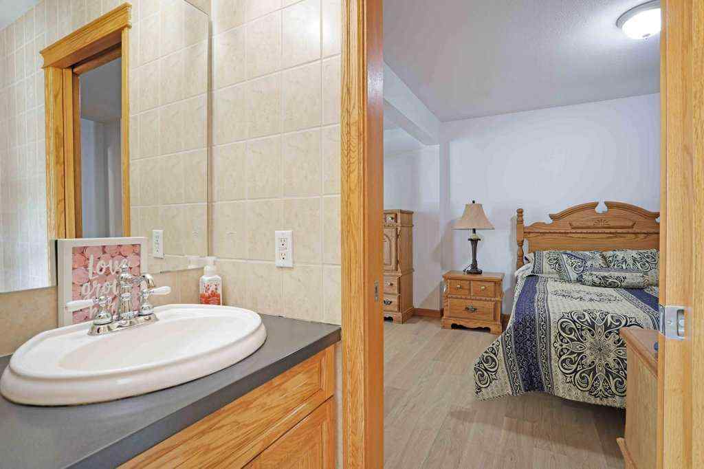MLS® A2258141 - 11 Lakeview Crescent E in Lakewood Brooks, Residential