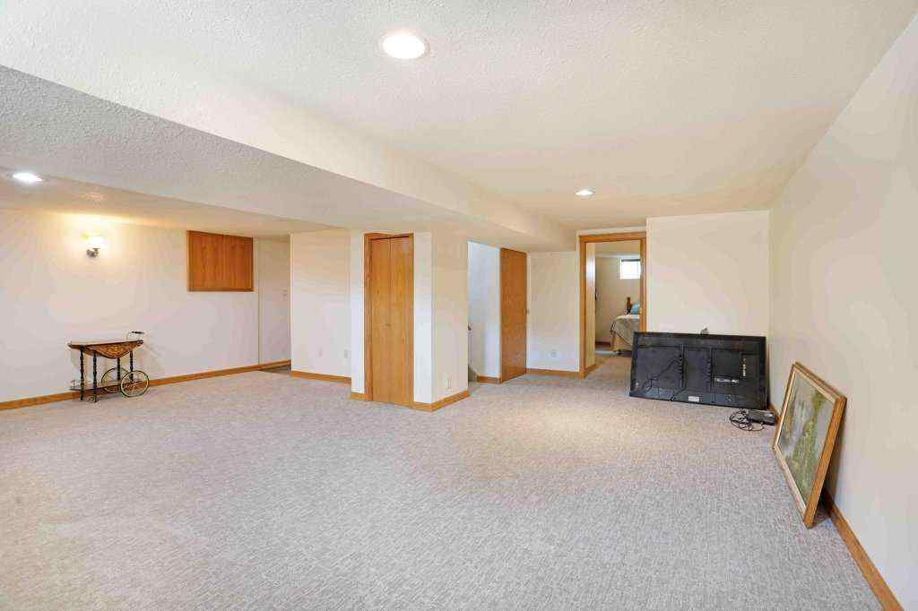 MLS® A2258141 - 11 Lakeview Crescent E in Lakewood Brooks, Residential