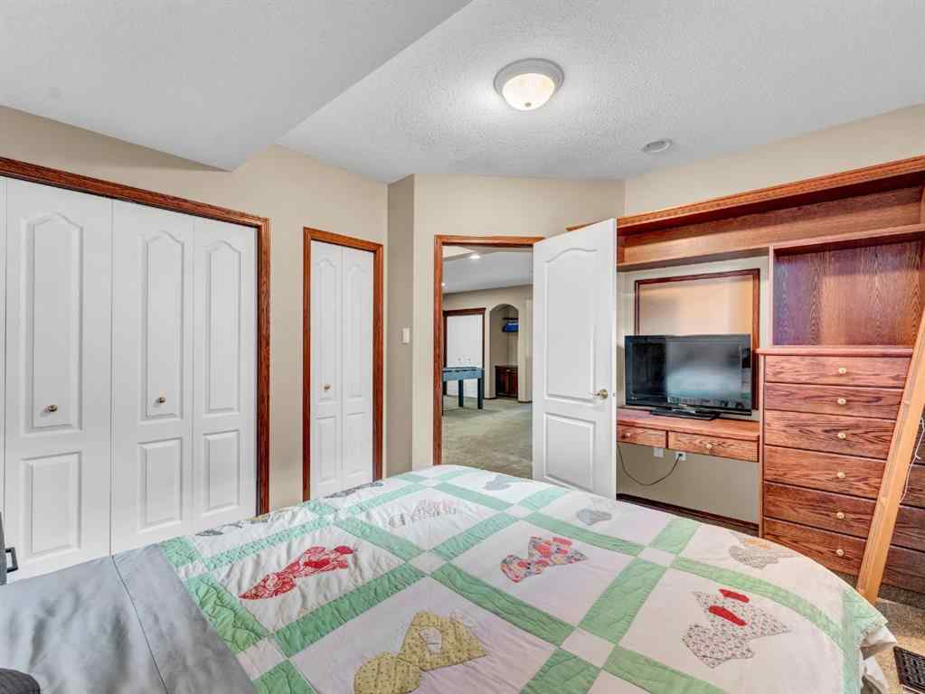 MLS® A2258147 - 2 Vintage Meadows Court SE in Southview-Park Meadows Medicine Hat, Residential