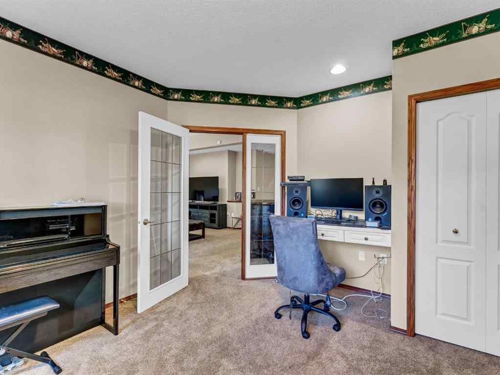 MLS® A2258147 - 2 Vintage Meadows Court SE in Southview-Park Meadows Medicine Hat, Residential