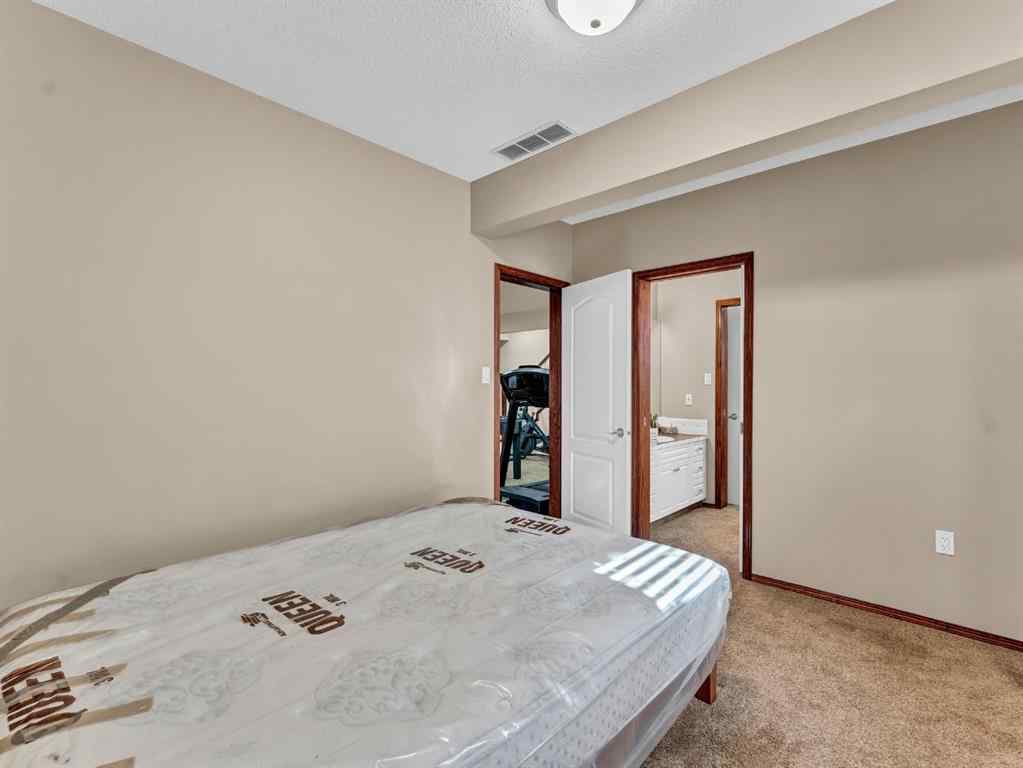 MLS® A2258147 - 2 Vintage Meadows Court SE in Southview-Park Meadows Medicine Hat, Residential