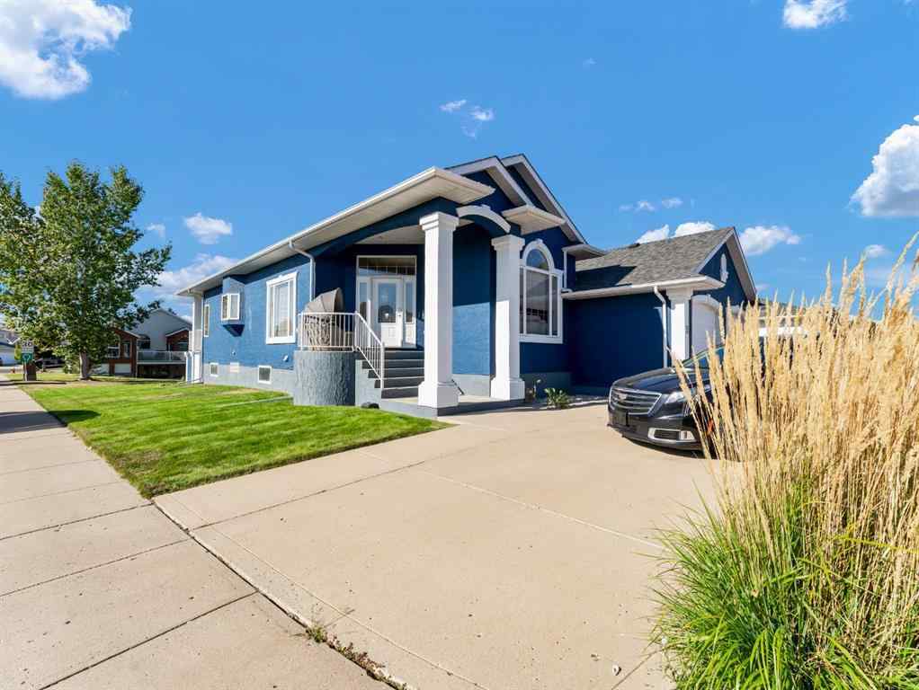 MLS® A2258147 - 2 Vintage Meadows Court SE in Southview-Park Meadows Medicine Hat, Residential