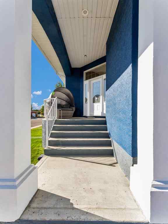 MLS® A2258147 - 2 Vintage Meadows Court SE in Southview-Park Meadows Medicine Hat, Residential