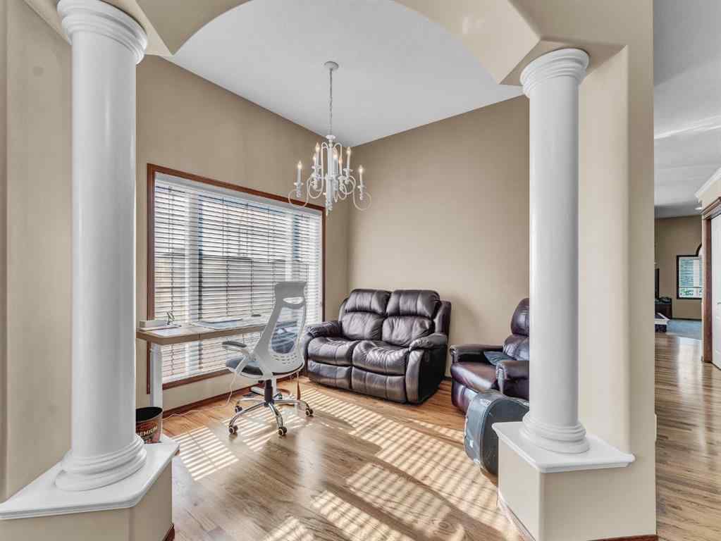 MLS® A2258147 - 2 Vintage Meadows Court SE in Southview-Park Meadows Medicine Hat, Residential