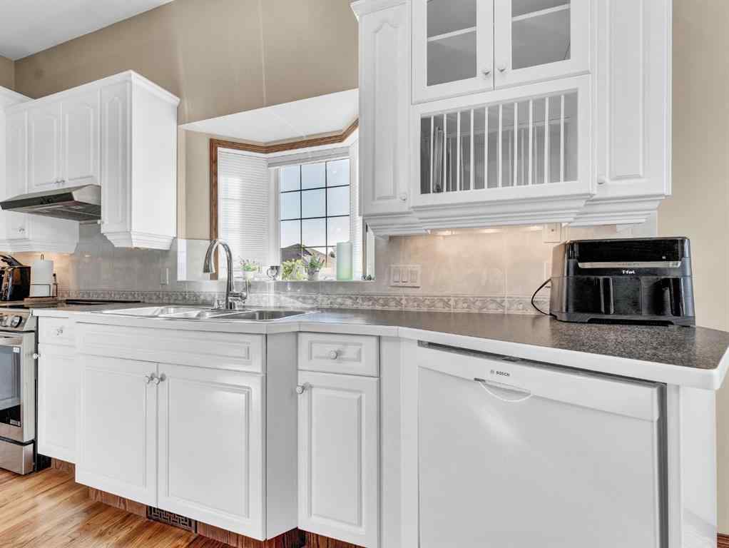 MLS® A2258147 - 2 Vintage Meadows Court SE in Southview-Park Meadows Medicine Hat, Residential