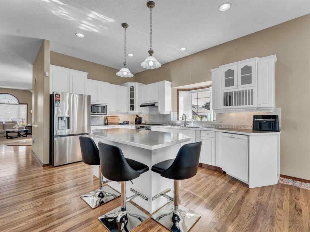 MLS® A2258147 - 2 Vintage Meadows Court SE in Southview-Park Meadows Medicine Hat, Residential