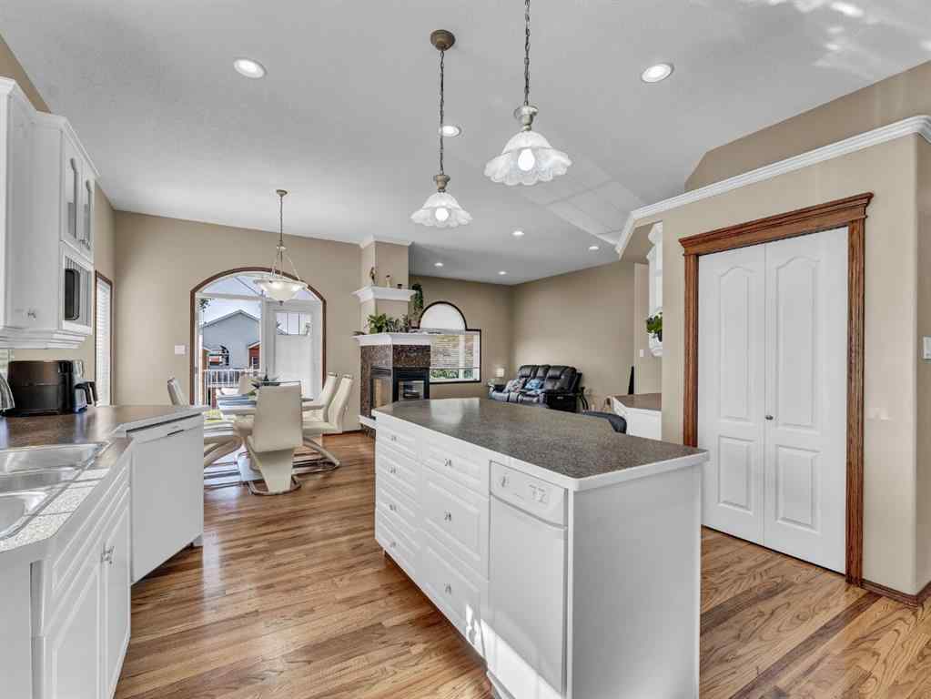 MLS® A2258147 - 2 Vintage Meadows Court SE in Southview-Park Meadows Medicine Hat, Residential