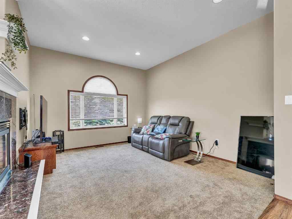 MLS® A2258147 - 2 Vintage Meadows Court SE in Southview-Park Meadows Medicine Hat, Residential