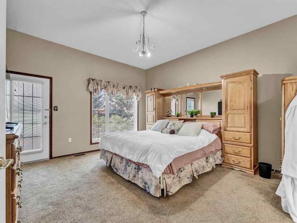 MLS® A2258147 - 2 Vintage Meadows Court SE in Southview-Park Meadows Medicine Hat, Residential