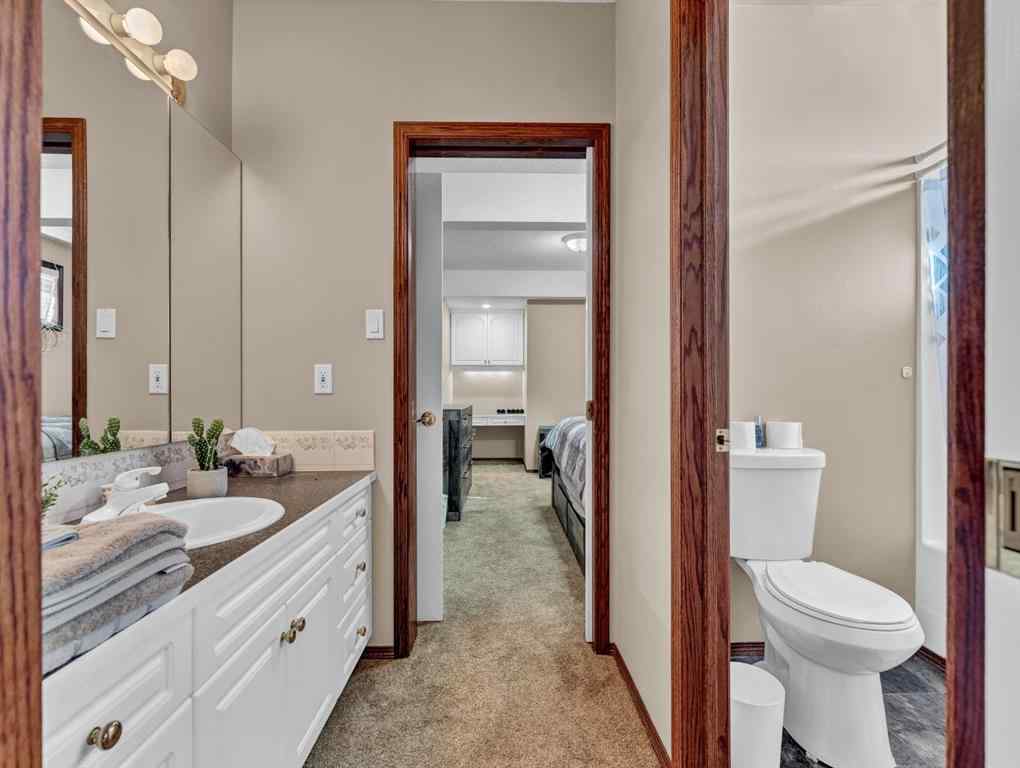 MLS® A2258147 - 2 Vintage Meadows Court SE in Southview-Park Meadows Medicine Hat, Residential