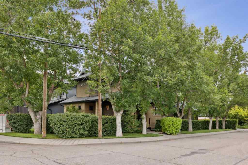 MLS® A2258152 - 2605 4 Street NE in Winston Heights/Mountview Calgary, Residential