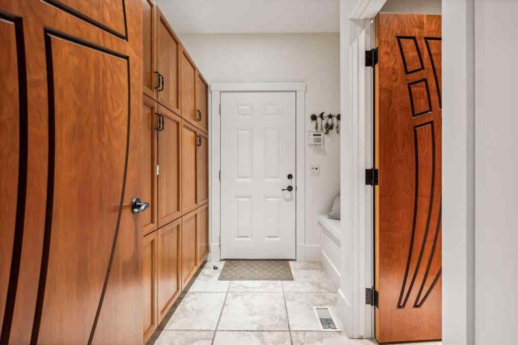 MLS® A2258152 - 2605 4 Street NE in Winston Heights/Mountview Calgary, Residential