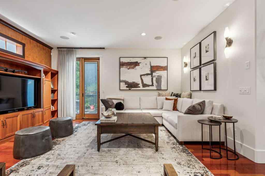 MLS® A2258152 - 2605 4 Street NE in Winston Heights/Mountview Calgary, Residential