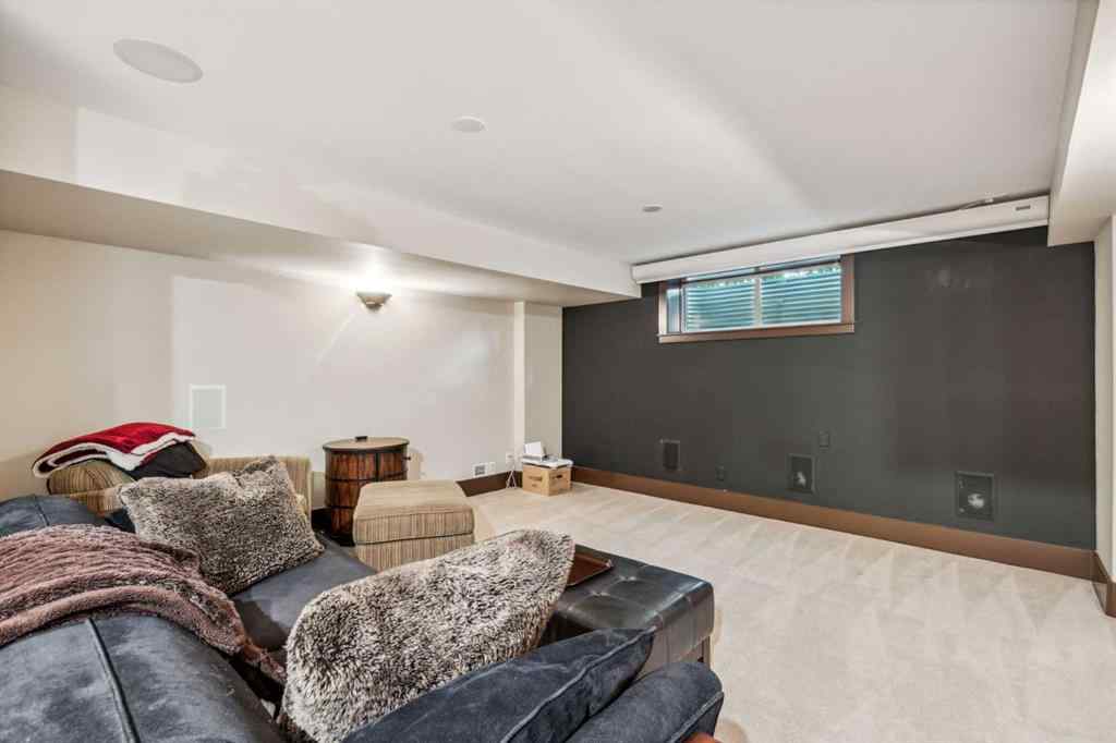 MLS® A2258152 - 2605 4 Street NE in Winston Heights/Mountview Calgary, Residential