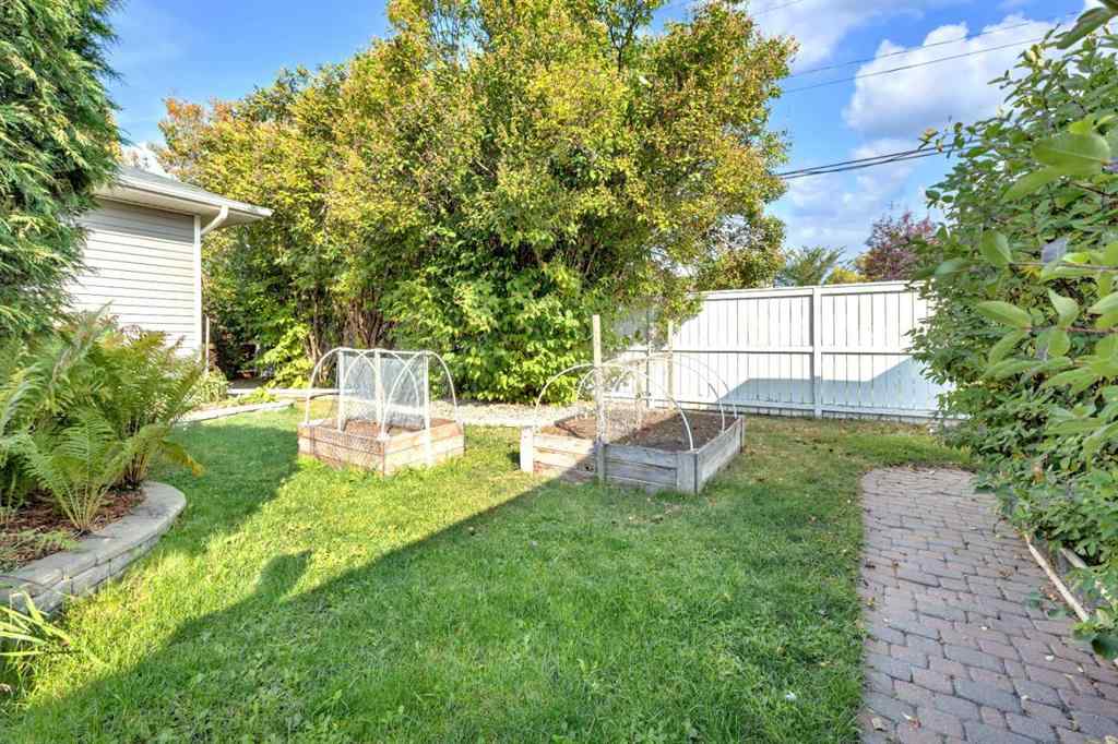 MLS® A2258155 - 3965 38A Avenue  in Eastview Red Deer, Residential