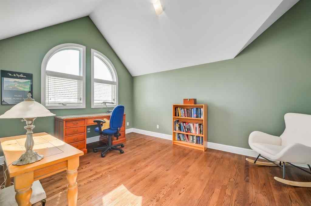 MLS® A2258160 - Unit #202 3650 2 Street SW in Parkhill Calgary, Residential