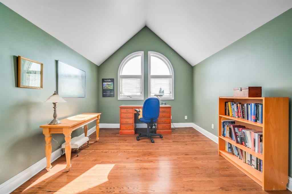 MLS® A2258160 - Unit #202 3650 2 Street SW in Parkhill Calgary, Residential