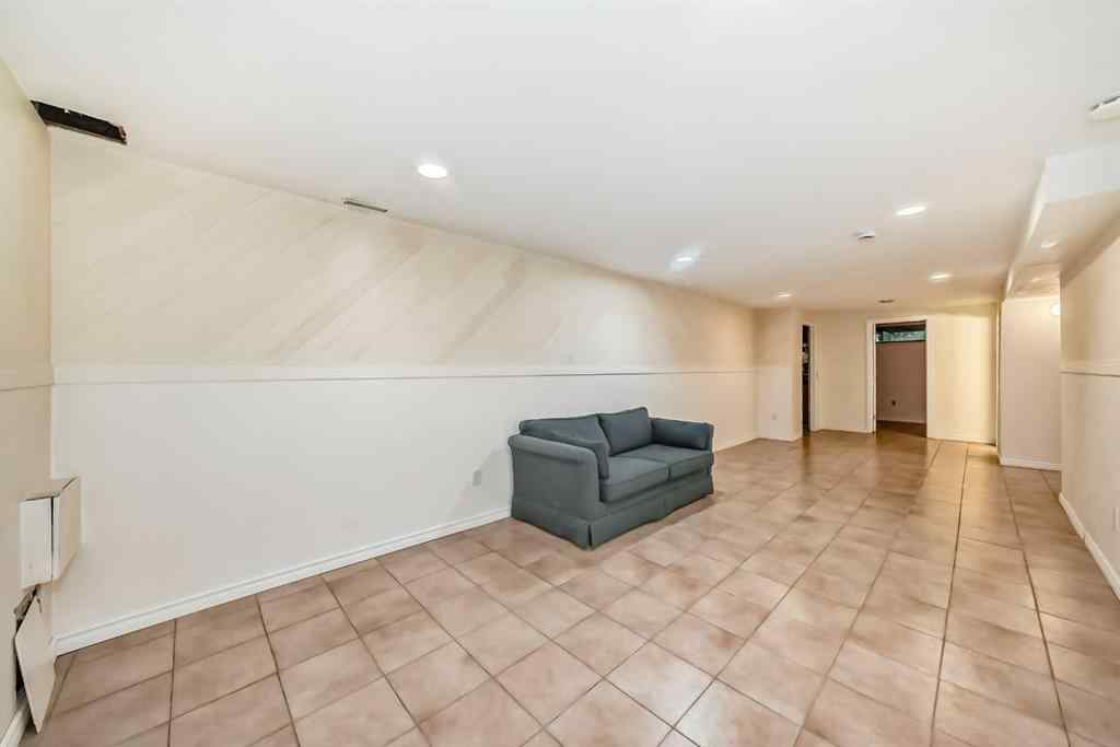 MLS® A2258161 - 5531 Dalhart Hill NW in Dalhousie Calgary, Residential