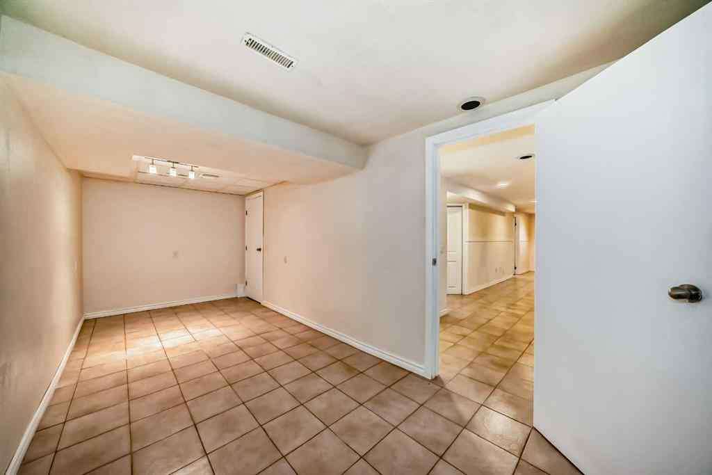 MLS® A2258161 - 5531 Dalhart Hill NW in Dalhousie Calgary, Residential